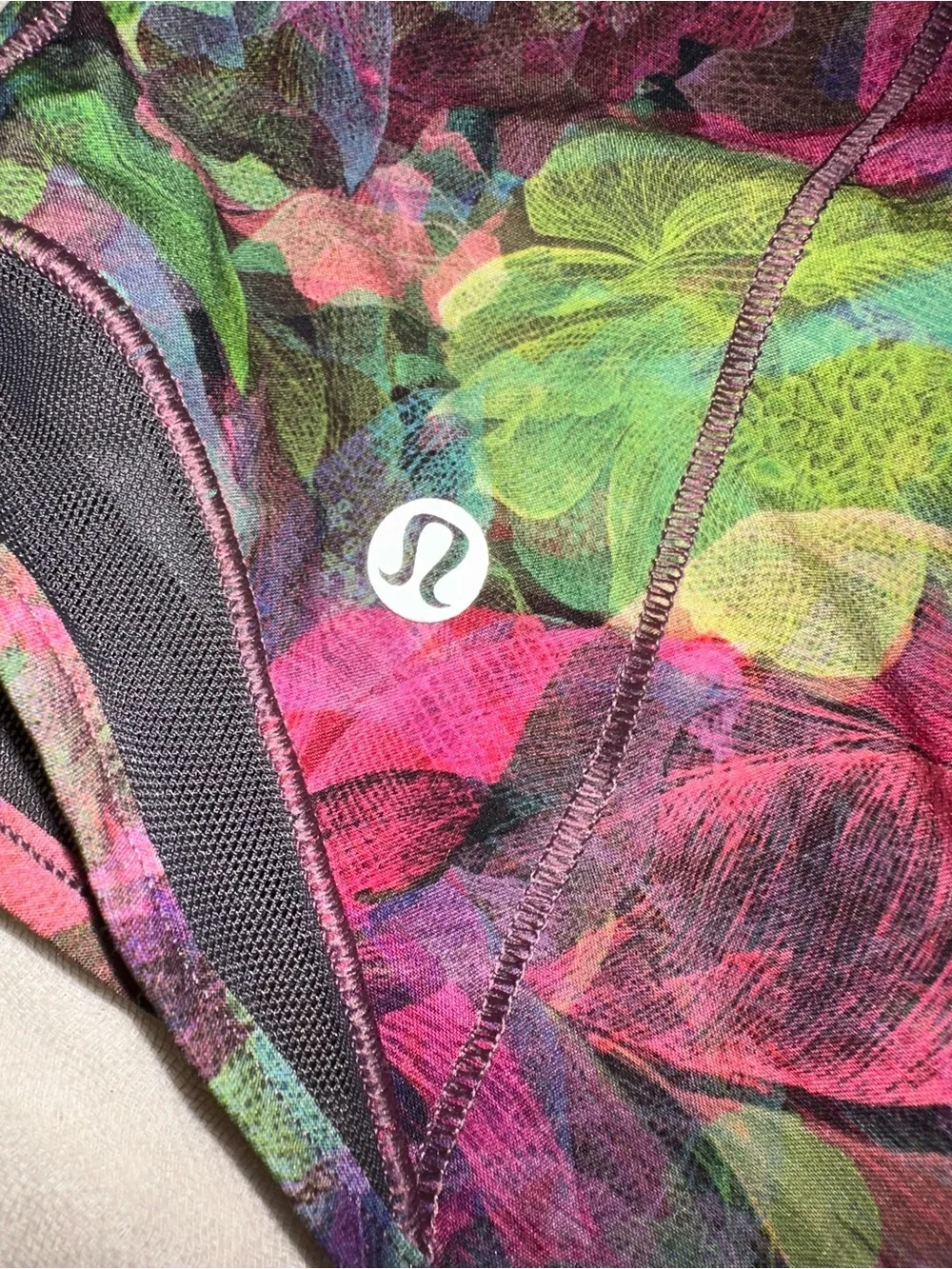 Lululemon Hotty Hot High-Rise Lined Shorts size 4